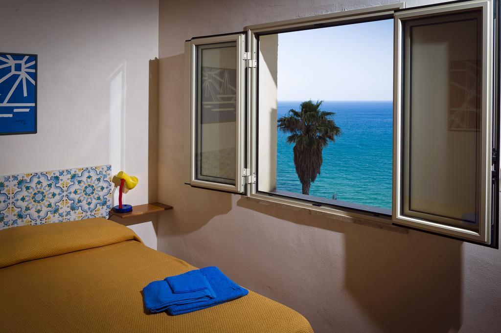 Appartamento Sul Mare 카스텔라마레델골포 객실 사진