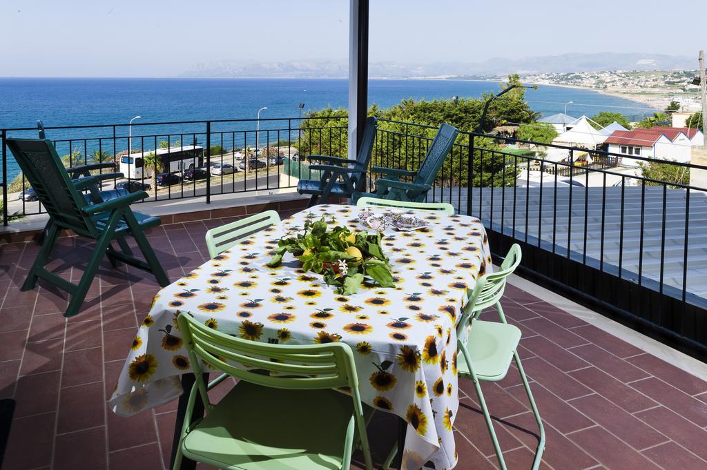 Appartamento Sul Mare 카스텔라마레델골포 외부 사진