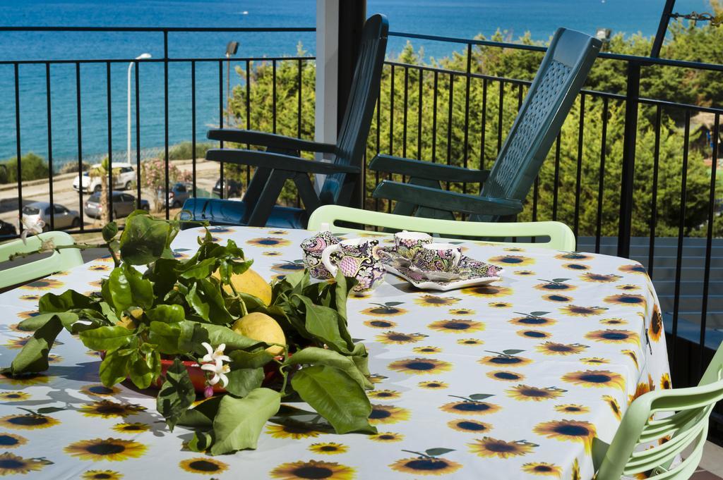 Appartamento Sul Mare 카스텔라마레델골포 외부 사진